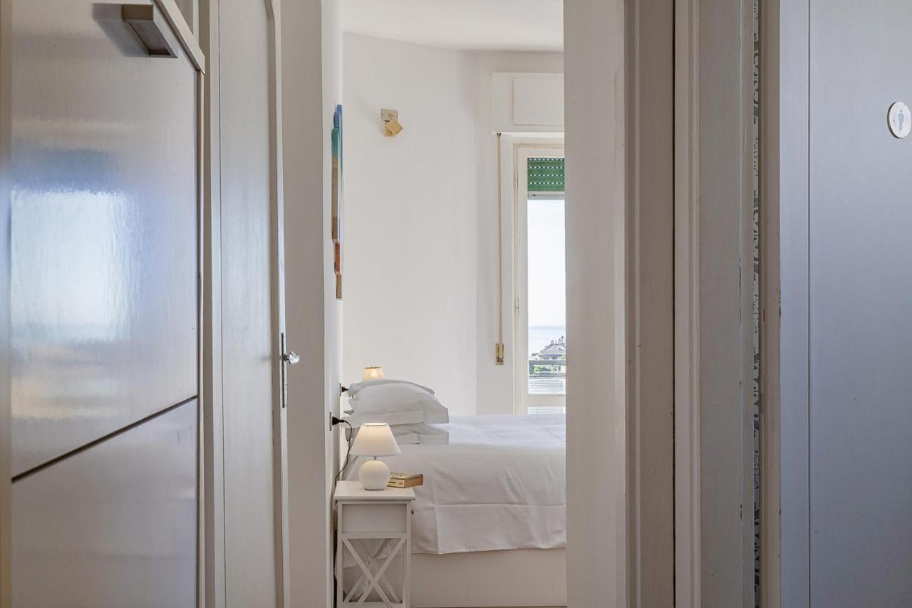 Homey Seaview Apartment By Wonderful Italy เจนัว ภายนอก รูปภาพ